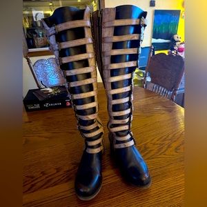 Freebird Rylen Boot, size 8, taupe color